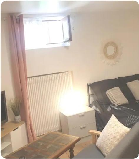 Studio Sarcelles Village - Bed and Breakfast