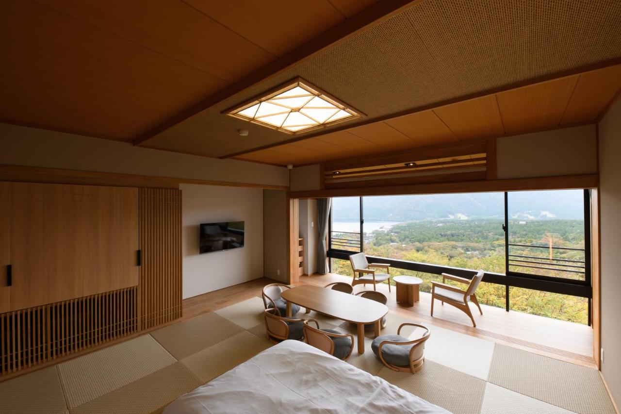 Family Room with Lake View