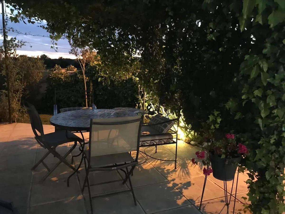 Maison agréable avec piscine à Entre-Vignes - B&B