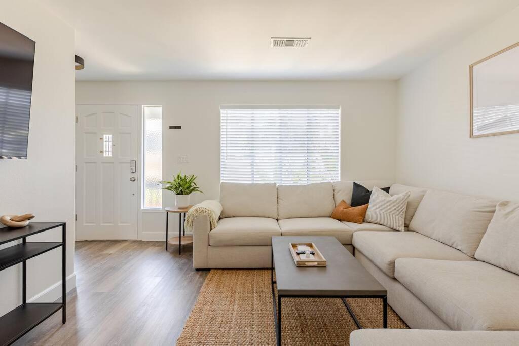 Leucadia's Beach House w Game Room - B&B