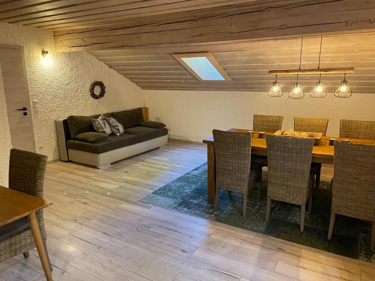 Appartement met 1 slaapkamer, balkon en uitzicht op de bergen.