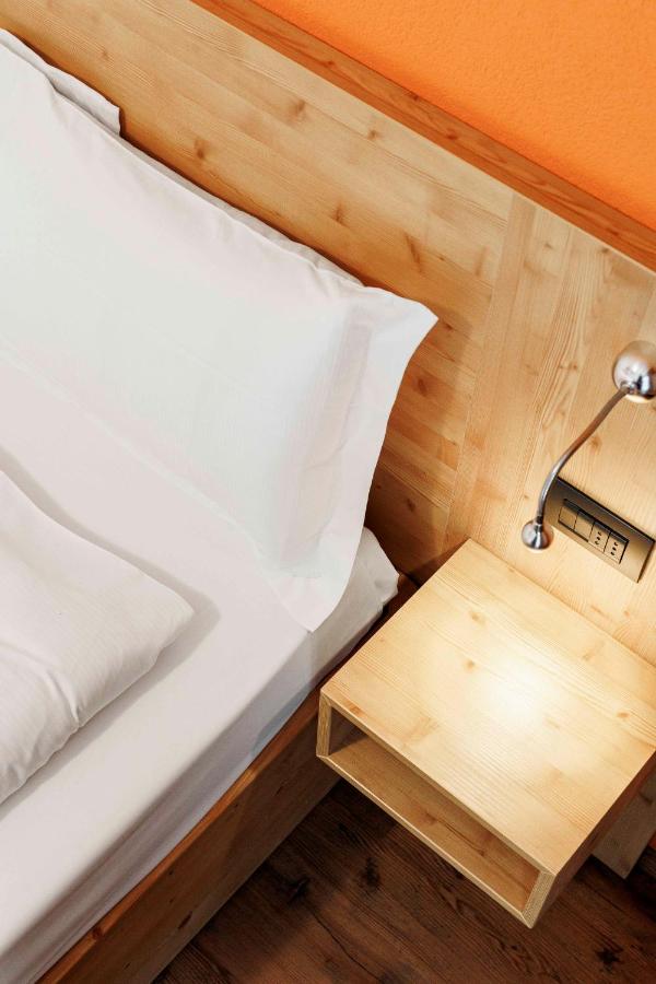 Habitación Doble con balcón (2 adultos + 1 niño)