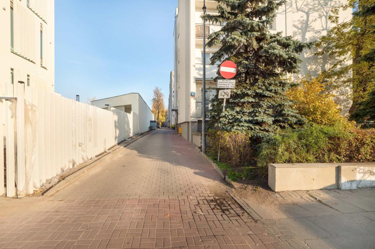 Wyjątkowy Apartament w Stylu Vintage z Balkonem by Noclegi Renters - B&B