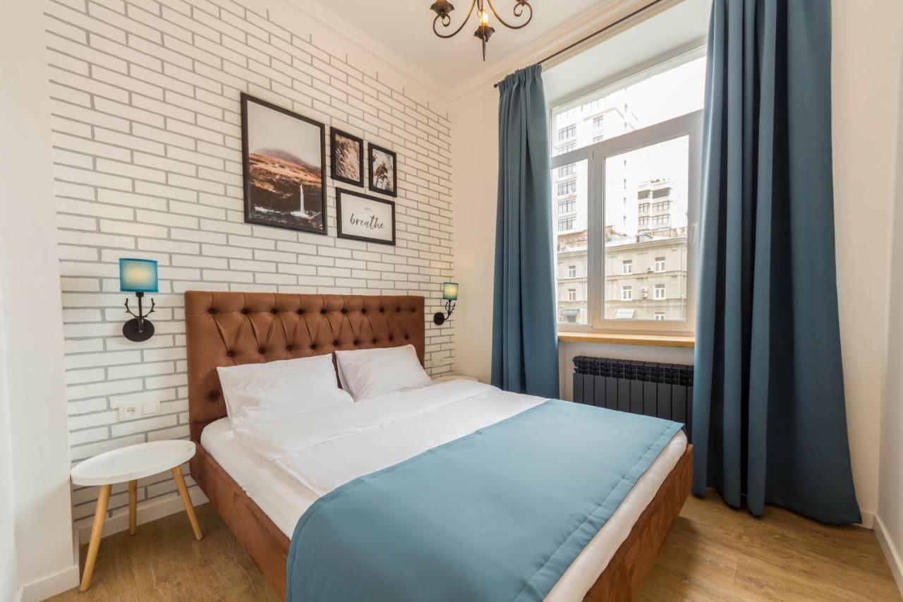 Standard Apartment with Balcony - Khreschatyk, 29