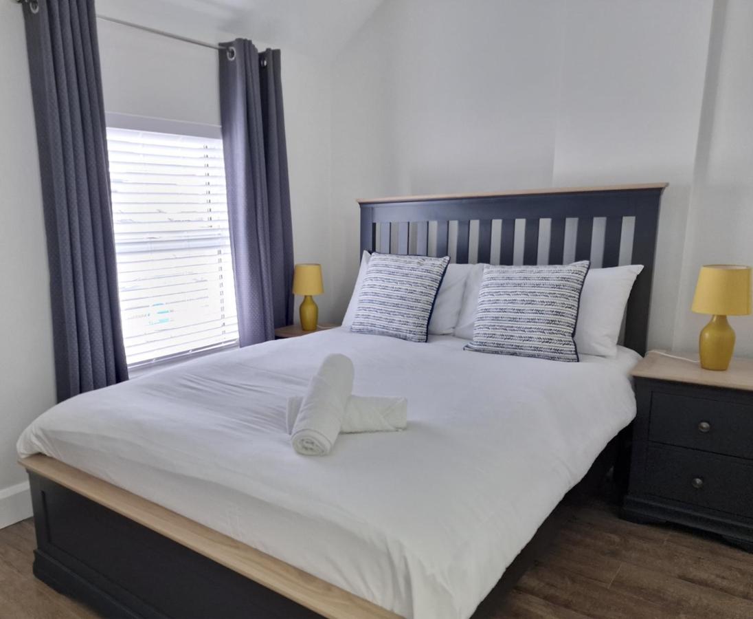 Two Bedroom House Downtown with Office - Bed and Breakfast