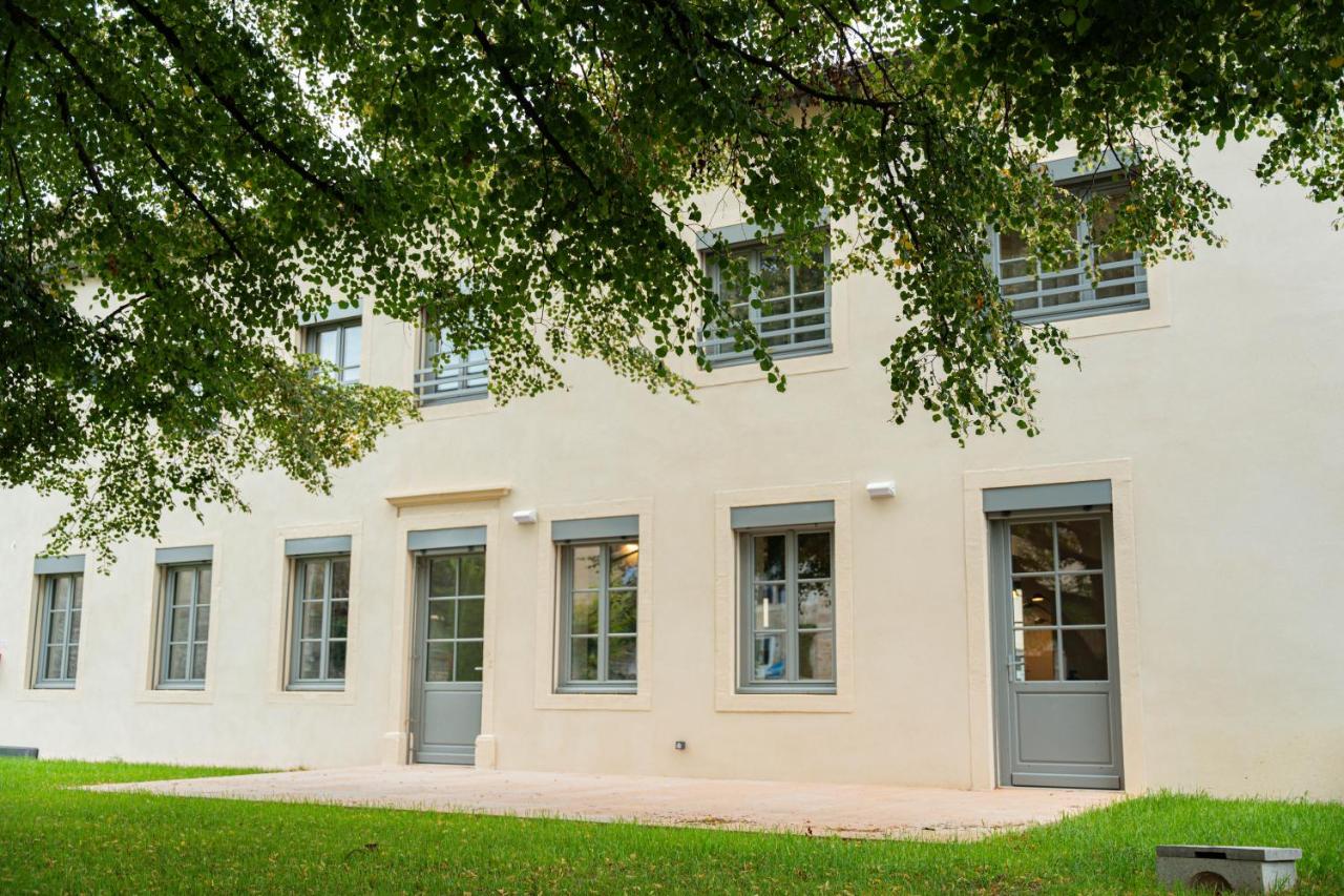 Uch-y-Gite BY PRIMO CONClERGERIE - B&B Uchizy