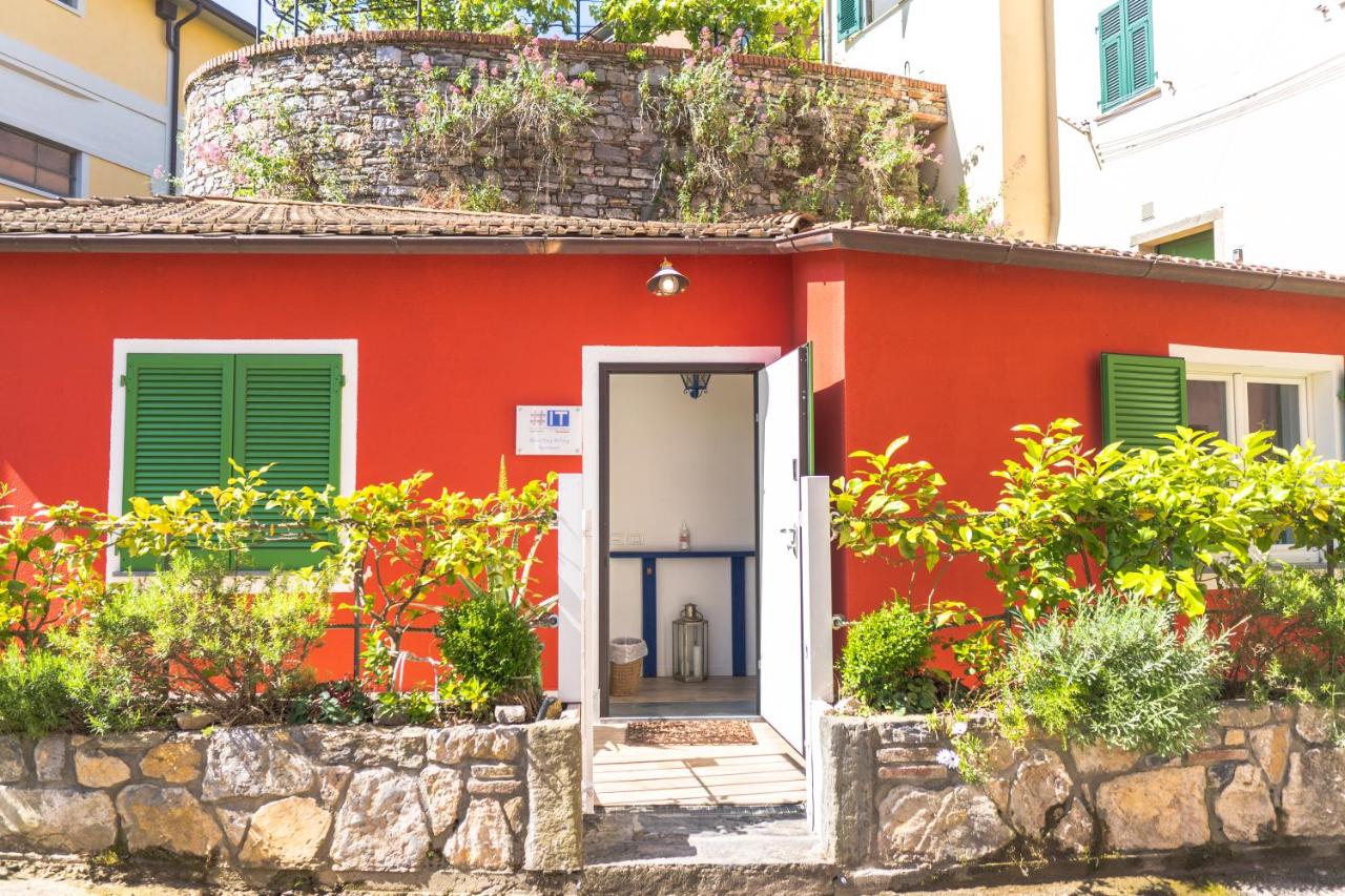 About Italy Holiday Rooms and Apartments - B&B