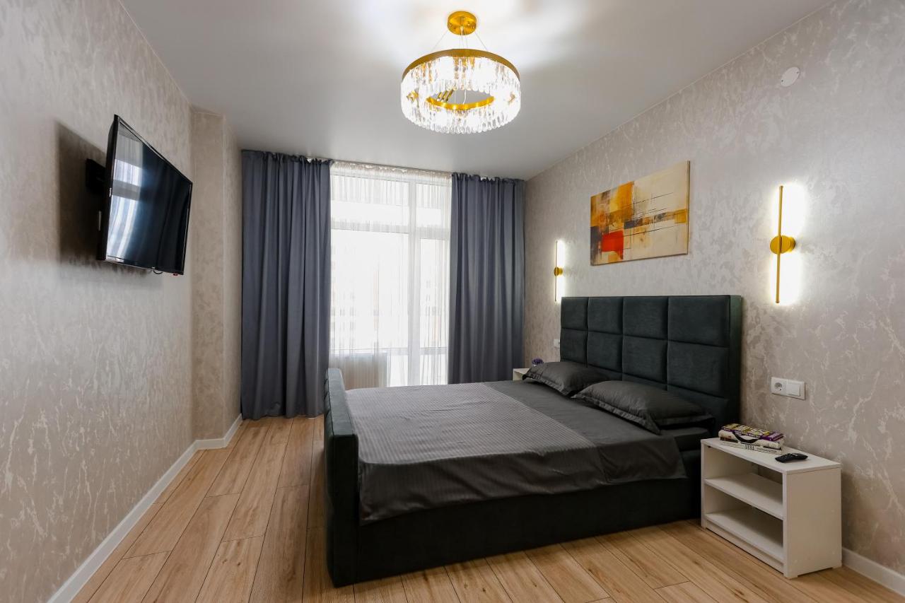 1 комнатная квартира в новом ЖК Панорама Парк на ул Темирбаева 50 - Bed and Breakfast