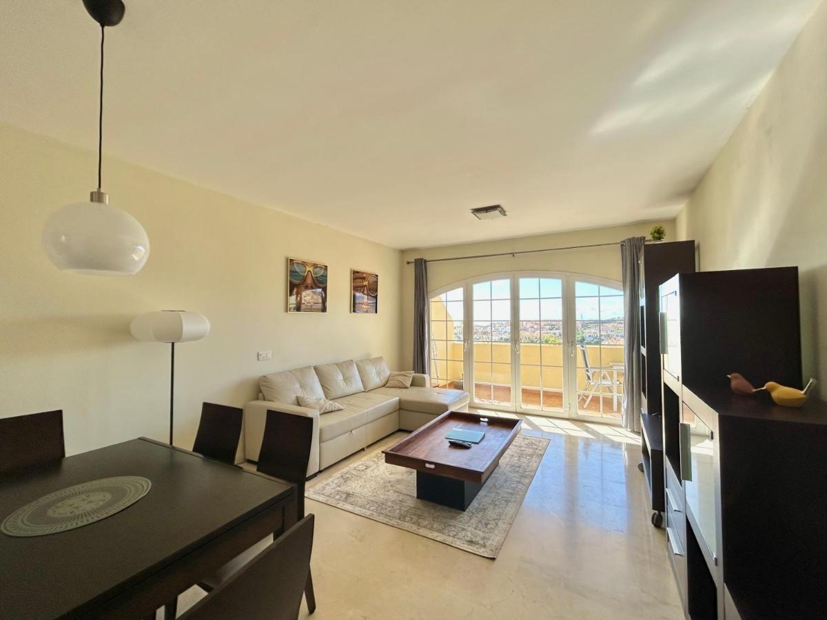 Espacioso apartamento en Mijas con parking privado - B&B