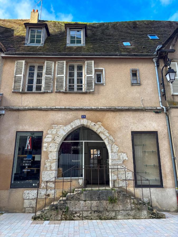 Studio parvis Cloitre Notre Dame - B&B