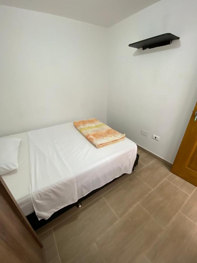 Camera Matrimoniale con Bagno in Comune