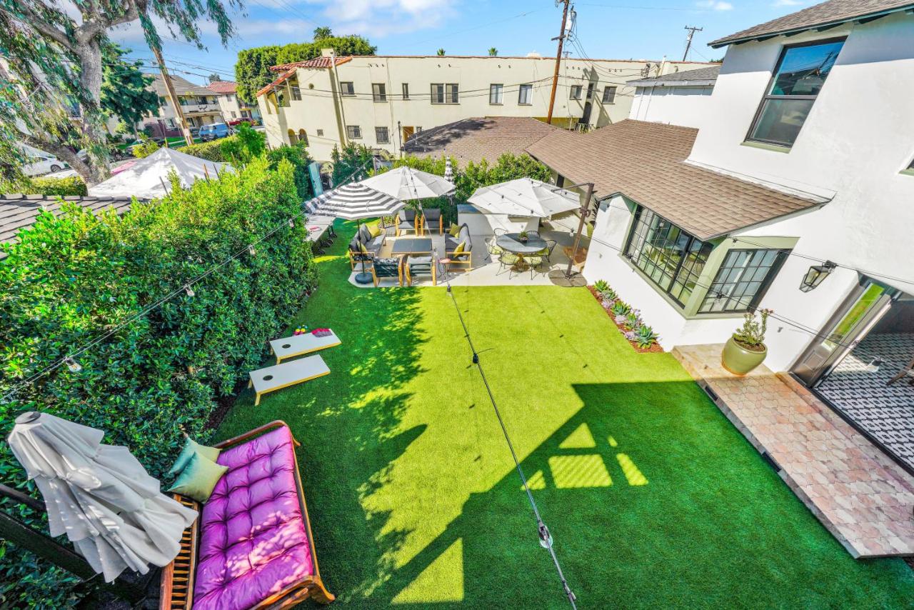 Villa Encanto- LUXE Spanish Villa with 6 KING Bedrooms, Courtyard and New Game Room - Chambres d’hôtes Long Beach