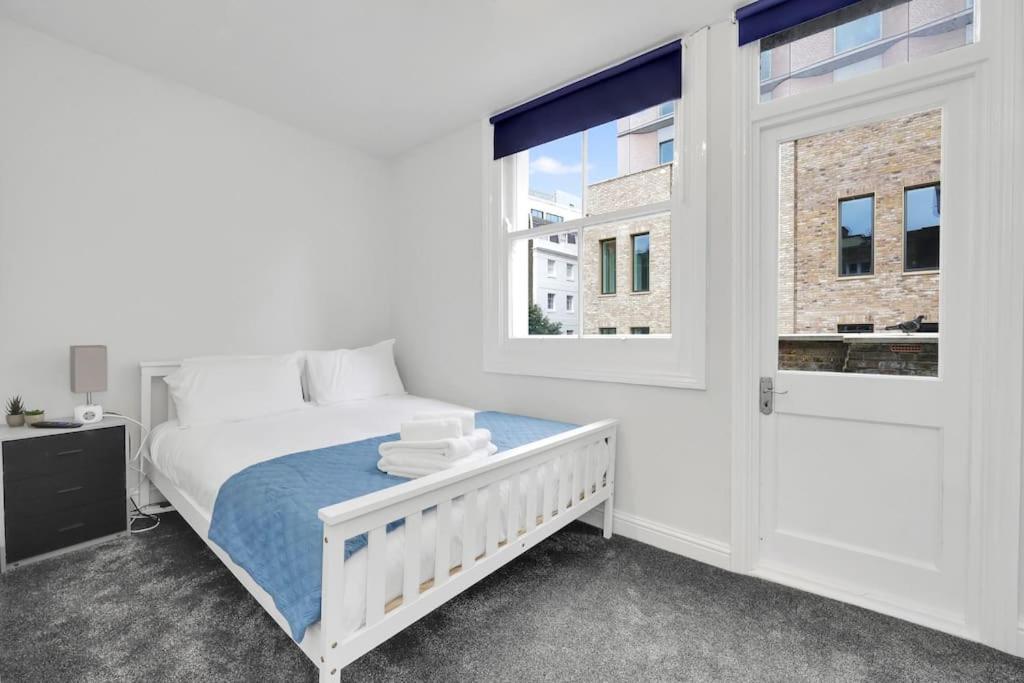 Modern & Cozy Apartment in Prime Soho Location - B&B