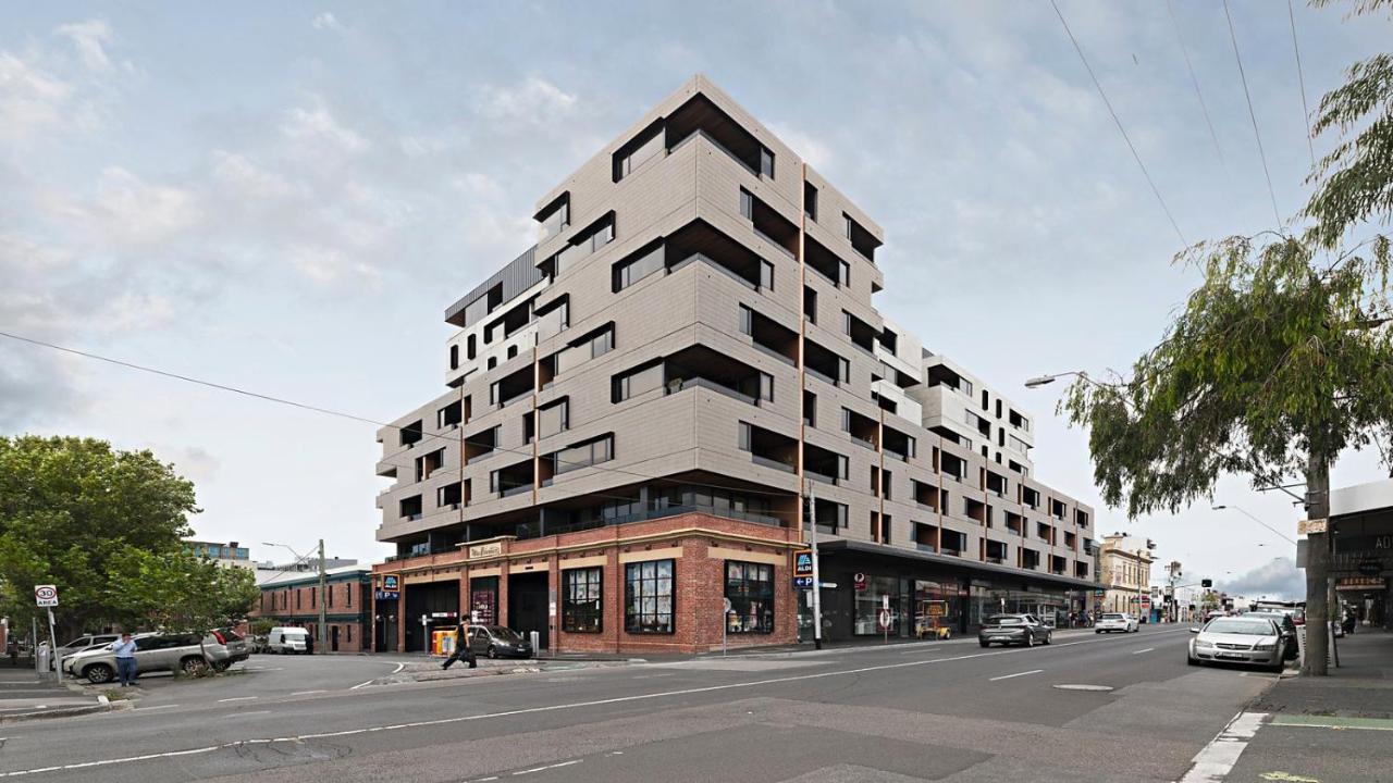 Artistic Urban Getaway just off Smith Street! - B&B Melbourne