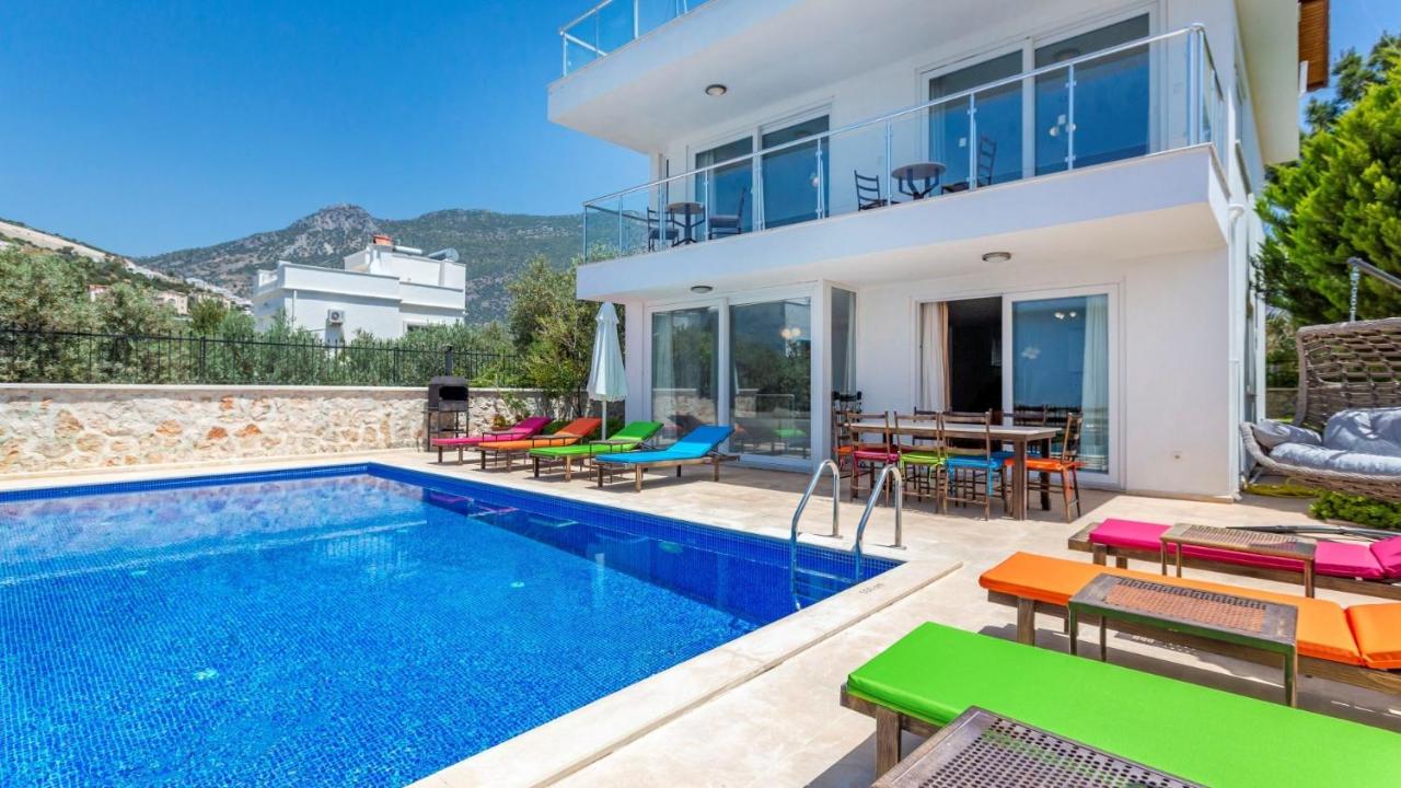 Kalkan 4 Bedroom Villa 1106 - Bed and Breakfast Kalkan