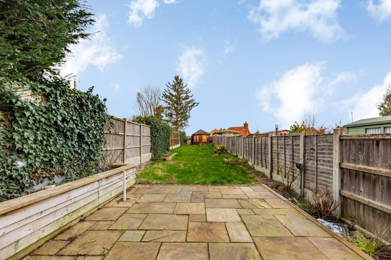 Brighstay 4 Bedroom House W Parking - B&B