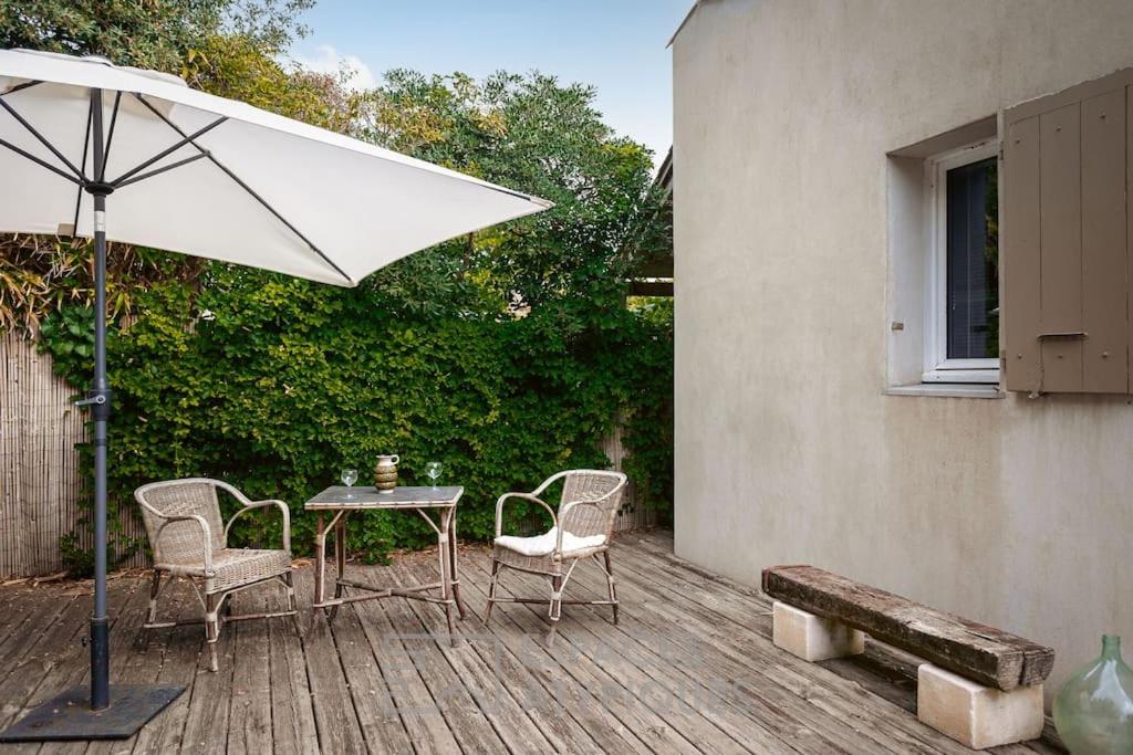 Loft réhabilité dans une ancienne menuiserie à 1km de la plage - B&B