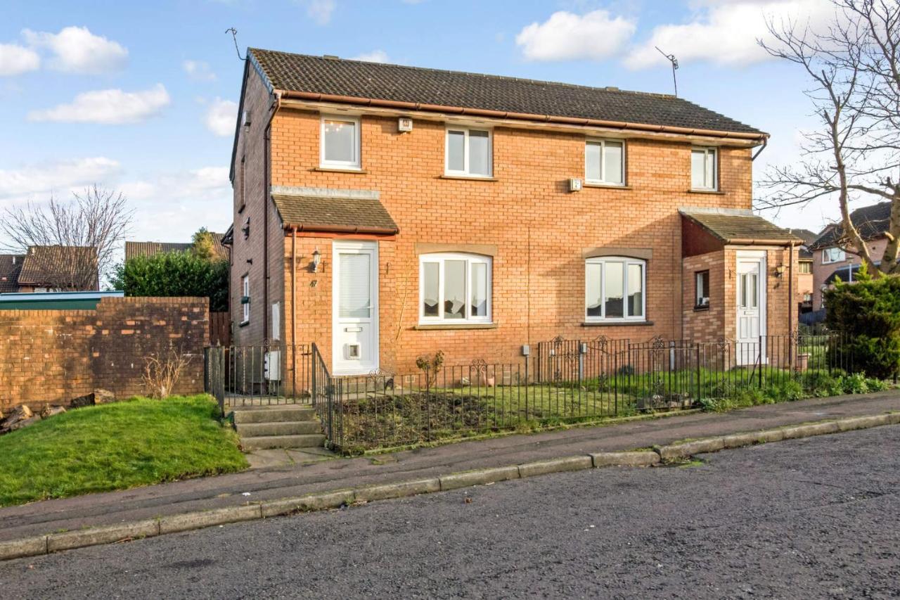 Bonnie Home, Queens Park, City Centre and Hampden Stadium nearby - B&B