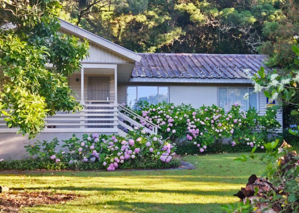 Whispering Woods Cottage - Bed and Breakfast