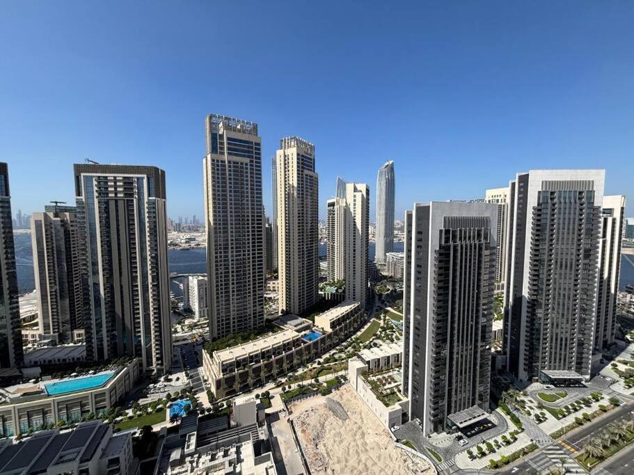 FIRST CLASS 1BR Luxurious Vogue Palace - Ferienwohnung Dubai