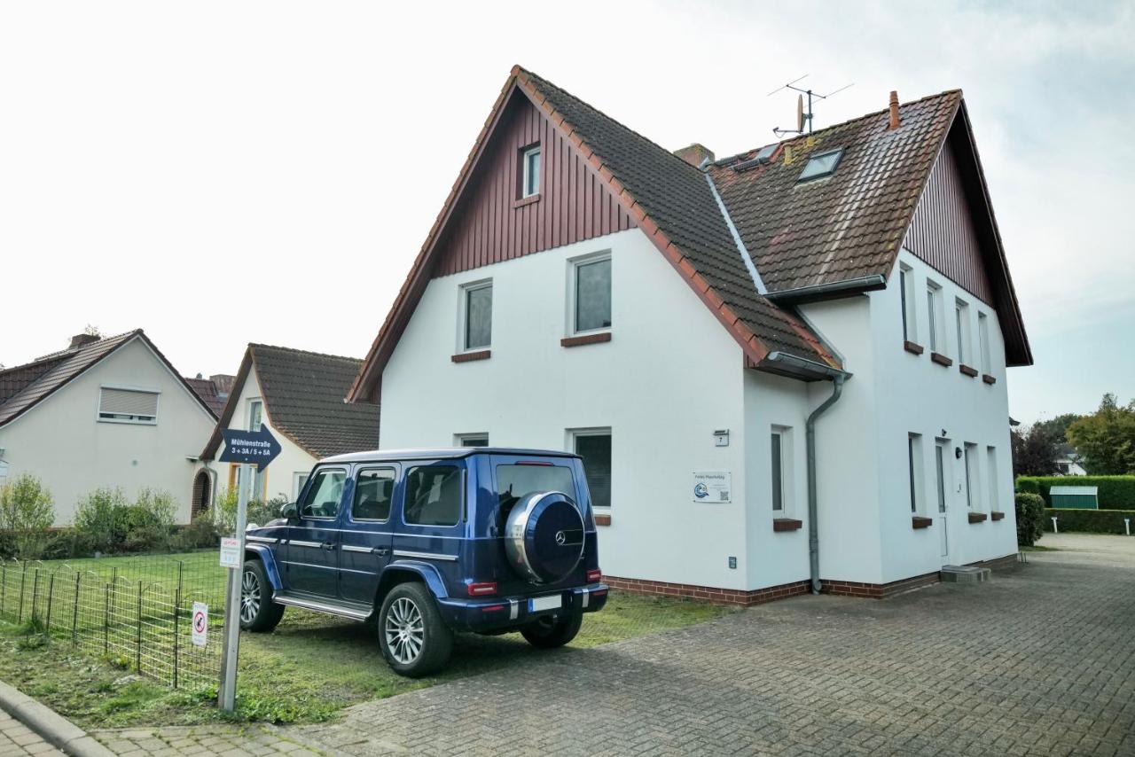 Ferienwohnungen Meerfarbig Zingst - HAUSTIERFREI -Terrasse mit Strandkorb oder Balkon - Glasfaser - Parkplatz - Fahrradschuppen - Waschtrockner - E-Ladesäule- ruhig und zentral - Nichtraucher - Ferienwohnung Zingst