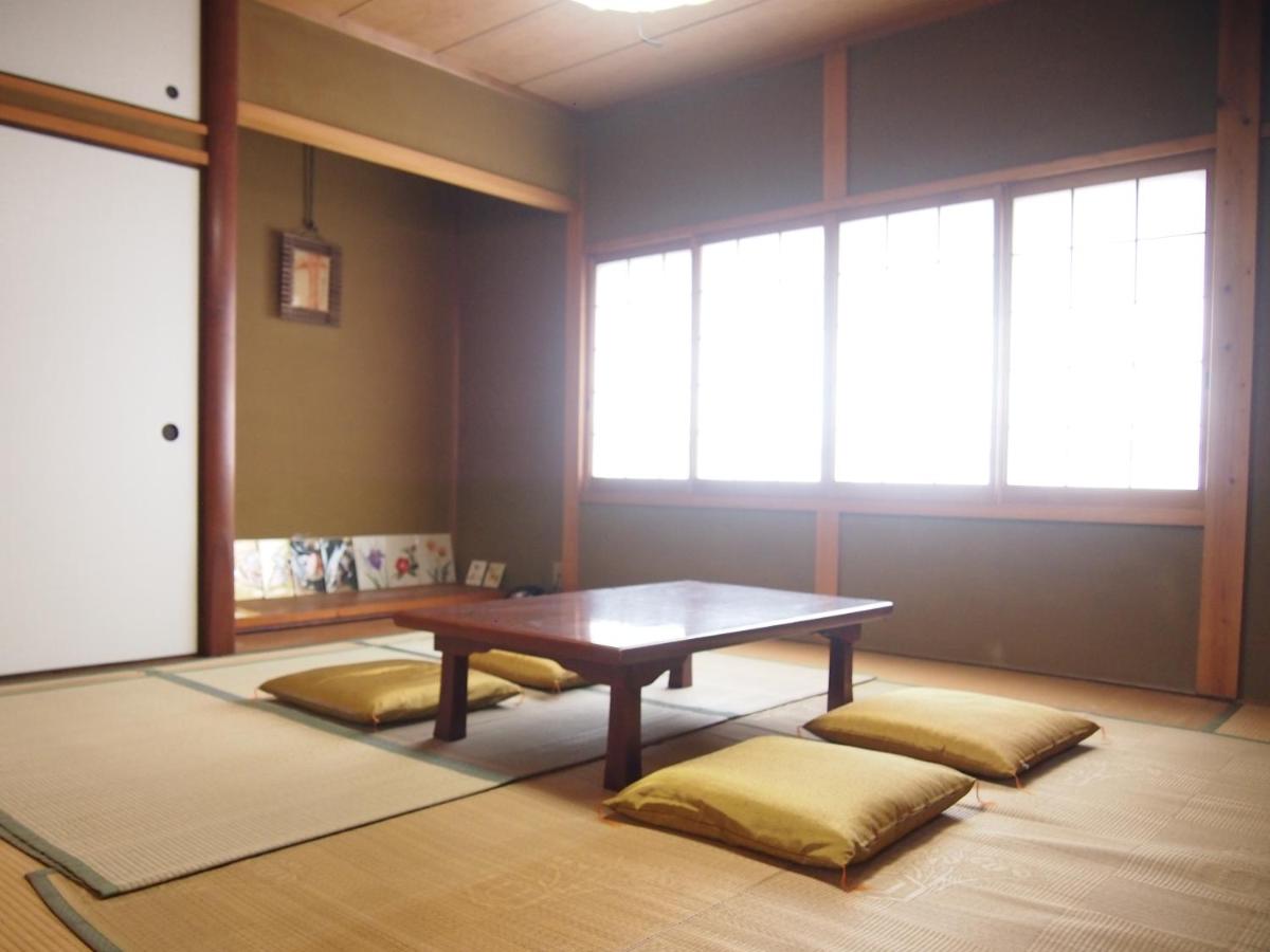 Japanese-Style Room