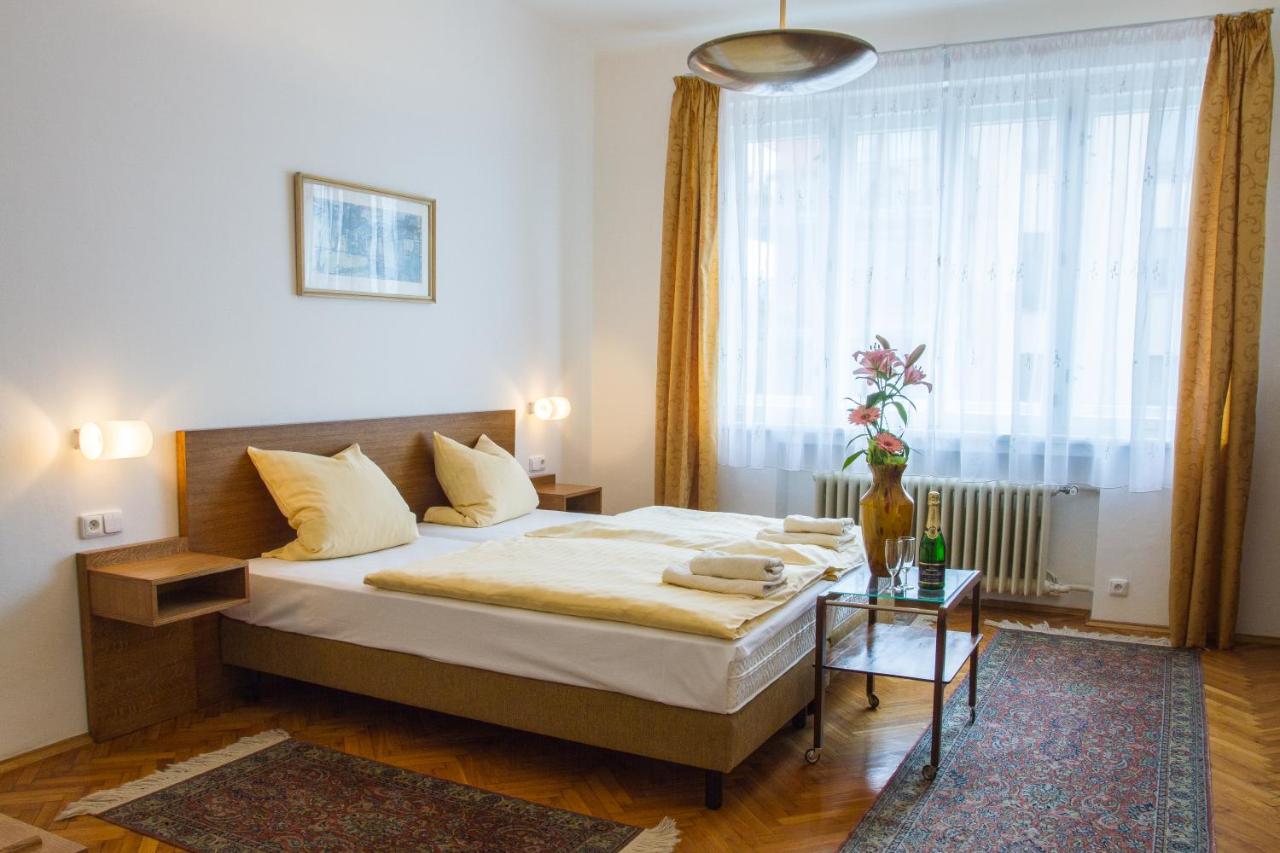 B&B Prag - Pension Karnet - Bed and Breakfast Prag