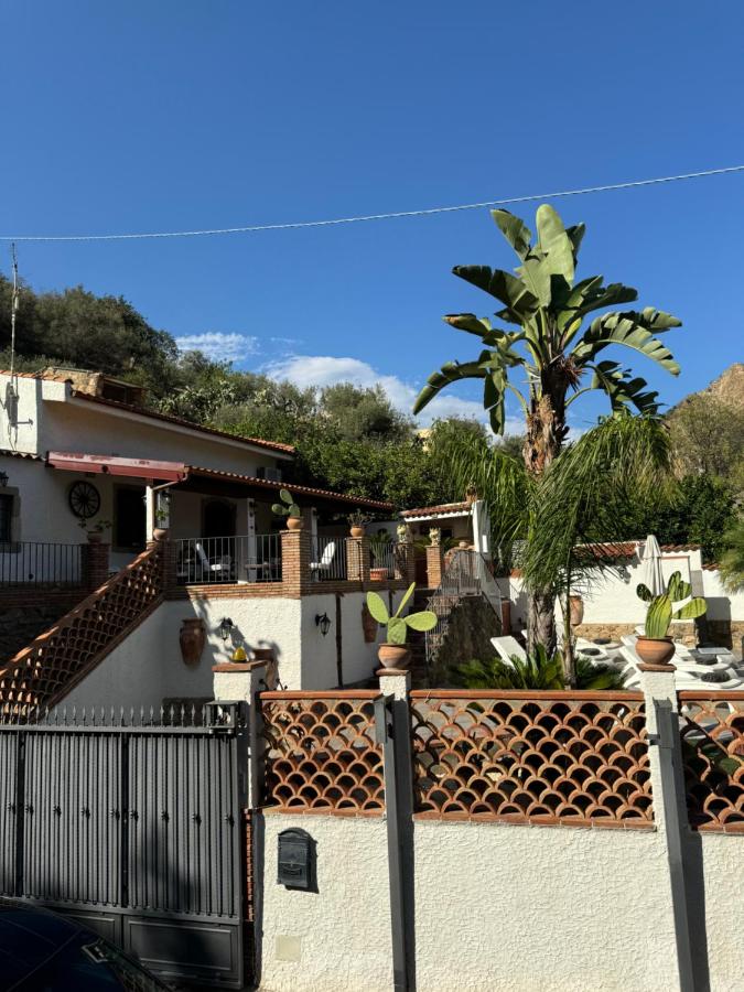 Villa Siciliana Savoca Taormina Oasi di relax - B&B