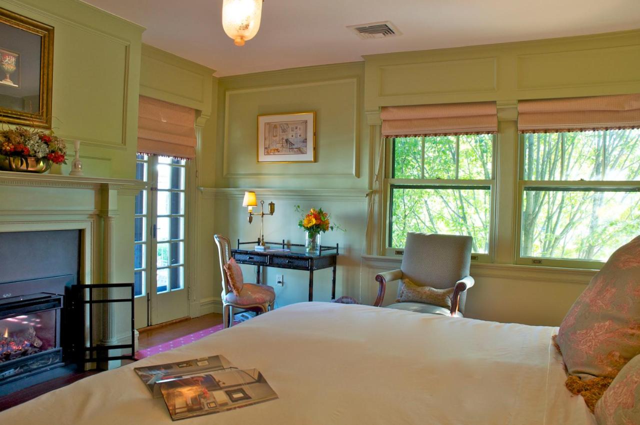 Deluxe Double Room - Kay Room