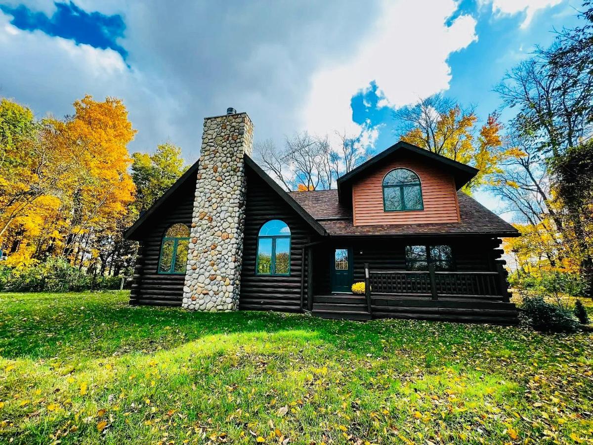 Serene Log Cabin Forest Retreat - Bed and Breakfast