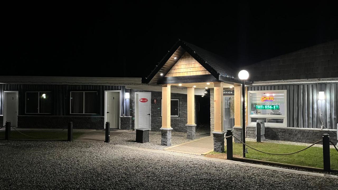 Mystic Isle Motel - Ferienwohnung Wawa