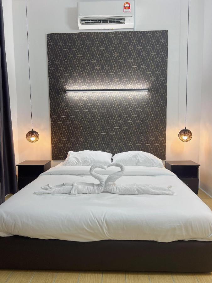 Highrise Haven - Bed and Breakfast
