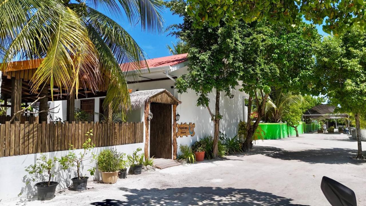 Seascape Retreats Dhigurah - B&B