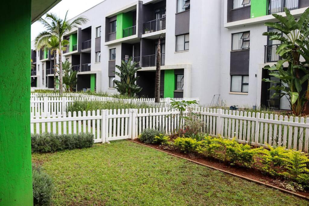 Elihle GuestHouse at BallitoGroves - B&B Ballito