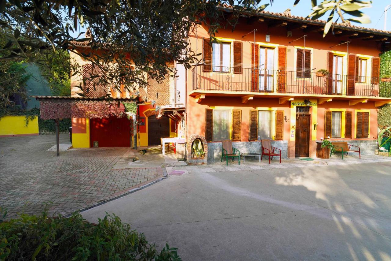 Il Casale Del Roero - Bed and Breakfast