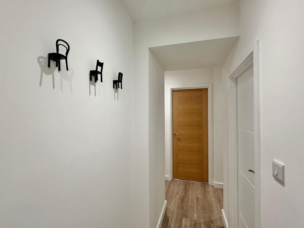 Modern Apartments in Prime Central Location - Ferienwohnung