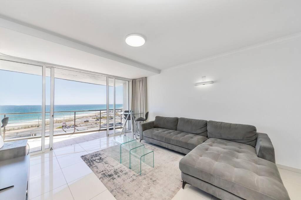Horizon Bay 202 Beachfront APT, Bloubergstrand - B&B Cape Town
