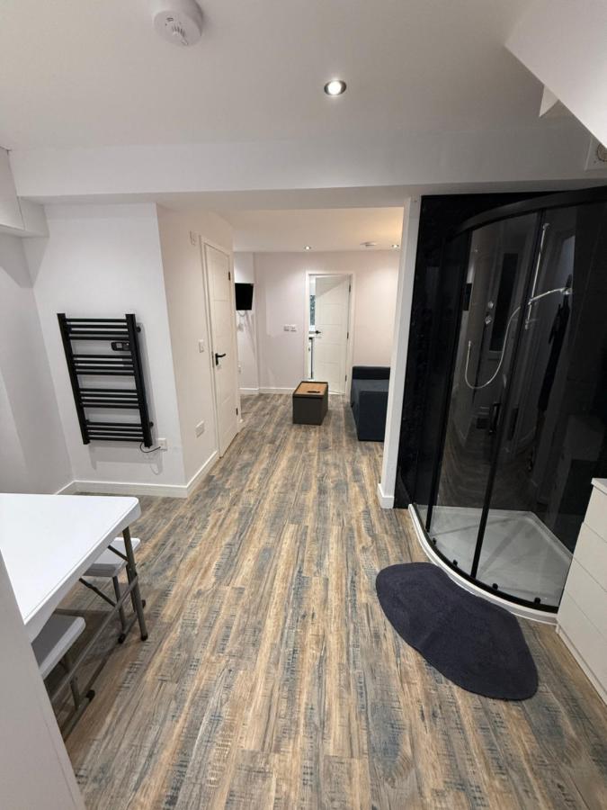 OnSiteStays Stylish Studio Sleeps 2 - Ferienwohnung