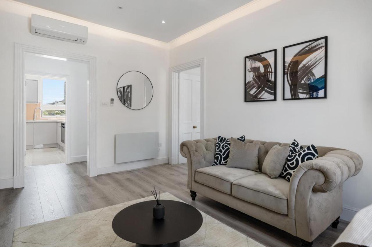 Superior One-Bedroom Apartment