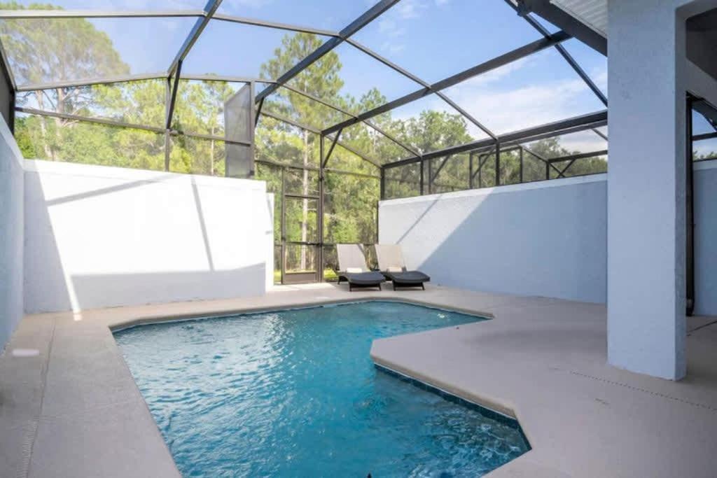 2557 Storey Lake 4BR Townhome with Private Pool & Themed Rooms - B&B Kissimmee