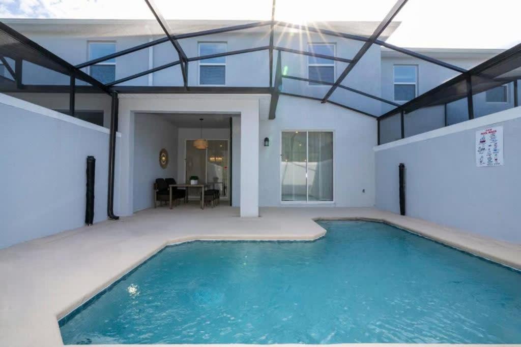 2557 Storey Lake 4BR Townhome with Private Pool & Themed Rooms - B&B Kissimmee