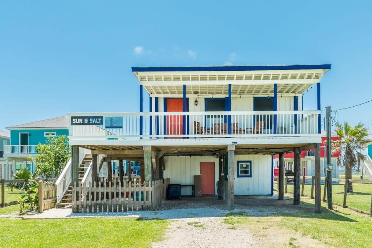 Sun & Salt Beach Pad - Cozy, Cute & Tail-Wagging Approved! - B&B Surfside Beach