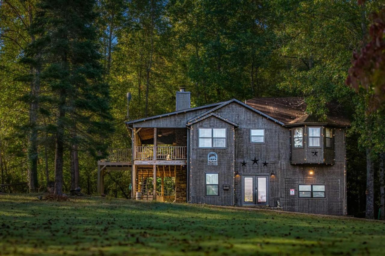 Osprey - Family Cabin, Hot Tub, Game Room, Theater - B&B