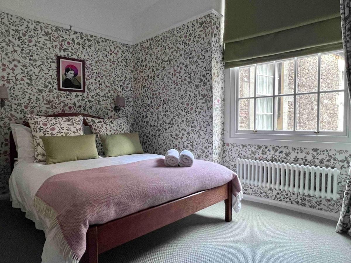 Cosy Weavers Cottage - Heart of Frome - Bed and Breakfast