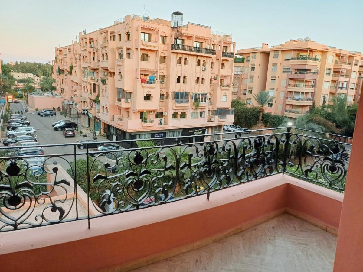Family Apartment with Pool - B&B