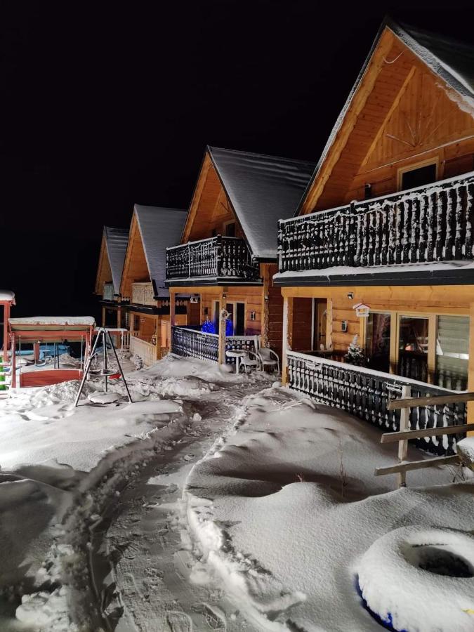 Domki u Jacka - Rodzinny Relaks w Górach, SPA i atrakcje dla dzieci - Bed and Breakfast Czerwienne