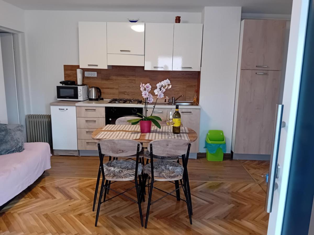 Apartmani Ani - Ferienwohnung