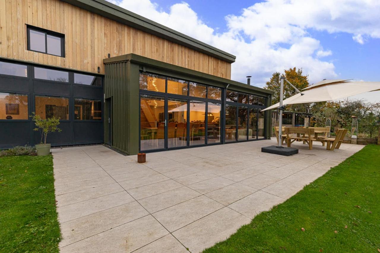 Dragons Barn with Hot Tub - B&B Great Malvern