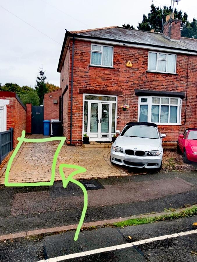 2-BEDROOMS, SLEEP up to 4, AIR-CONDITIONING, Private entrance, Only 1 booking at time, FREE PARKING, Super Fast Wi-Fi, Netflix, Kitchenette, Garden smoking area - Ferienwohnung Derby