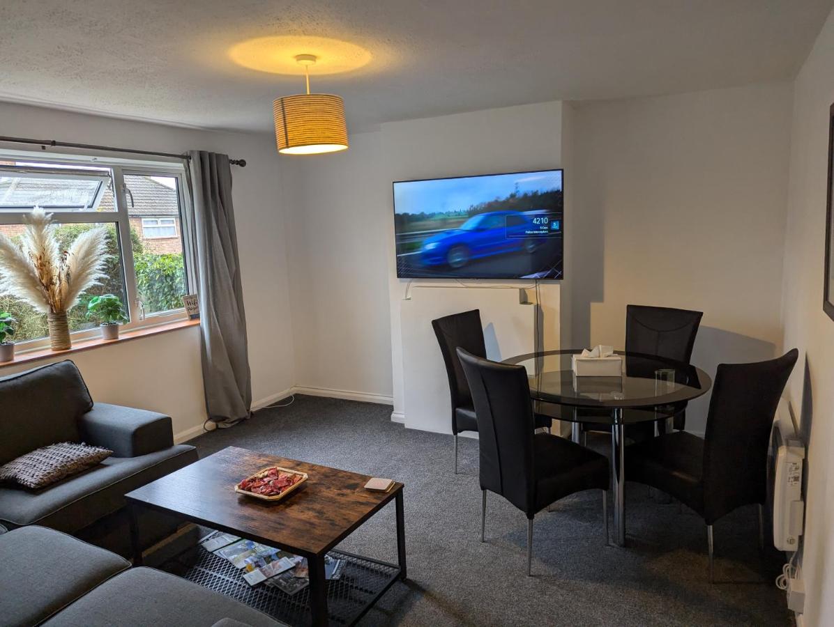 Lovely 2 bedroom apartment with a garden - B&B